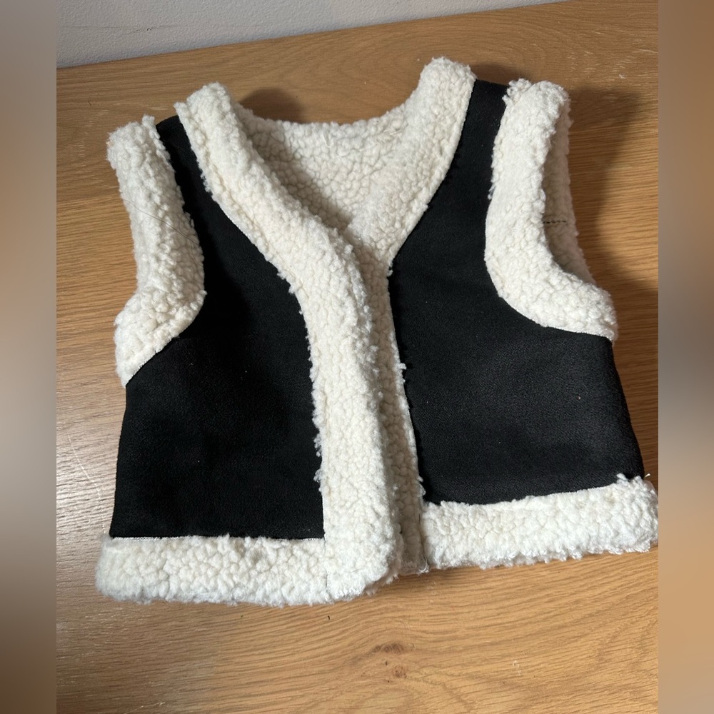 Jessica Simpson Cream and Black Sherpa Vest